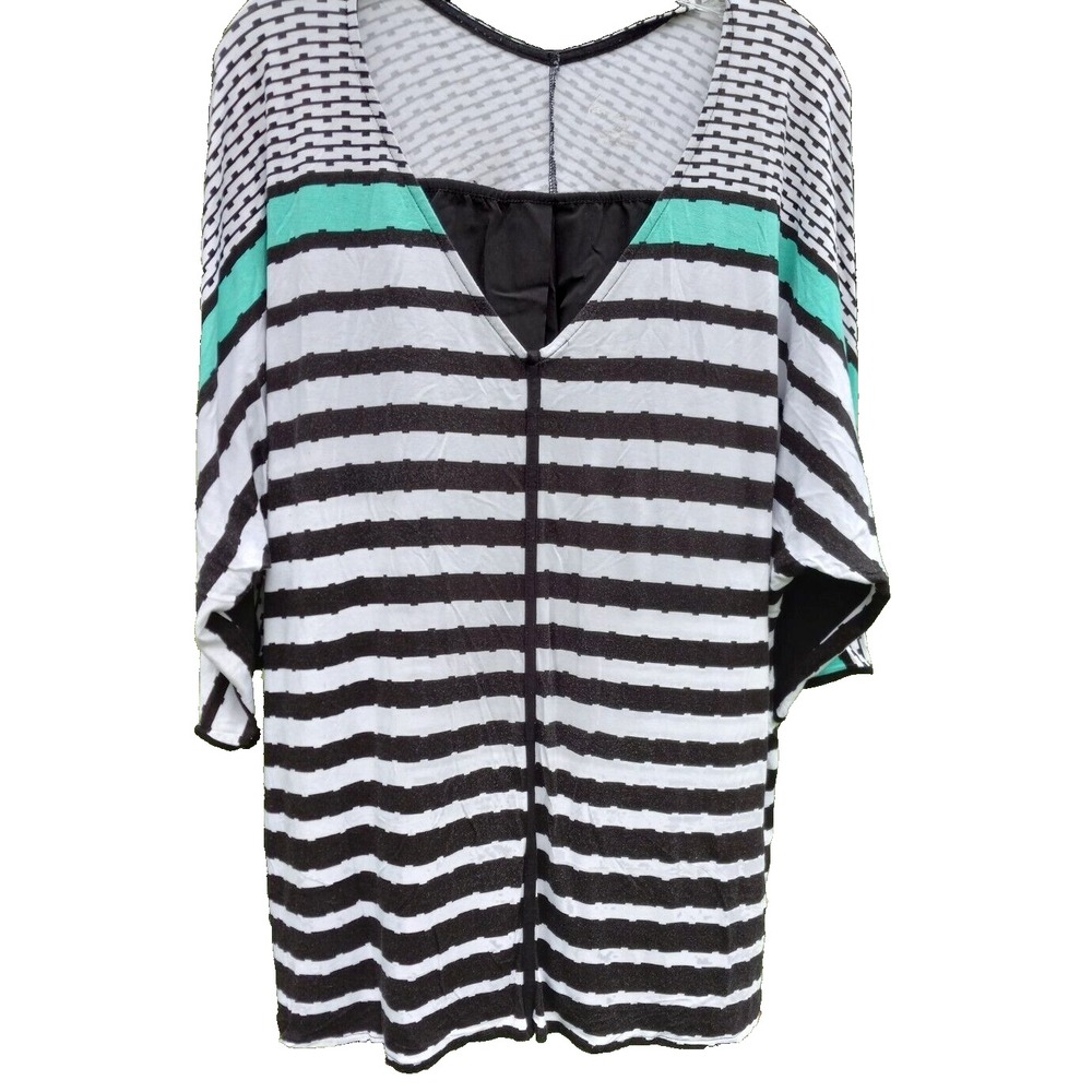 Lane Bryant XL 22/24 black white green mixed media shirt short sleeve top